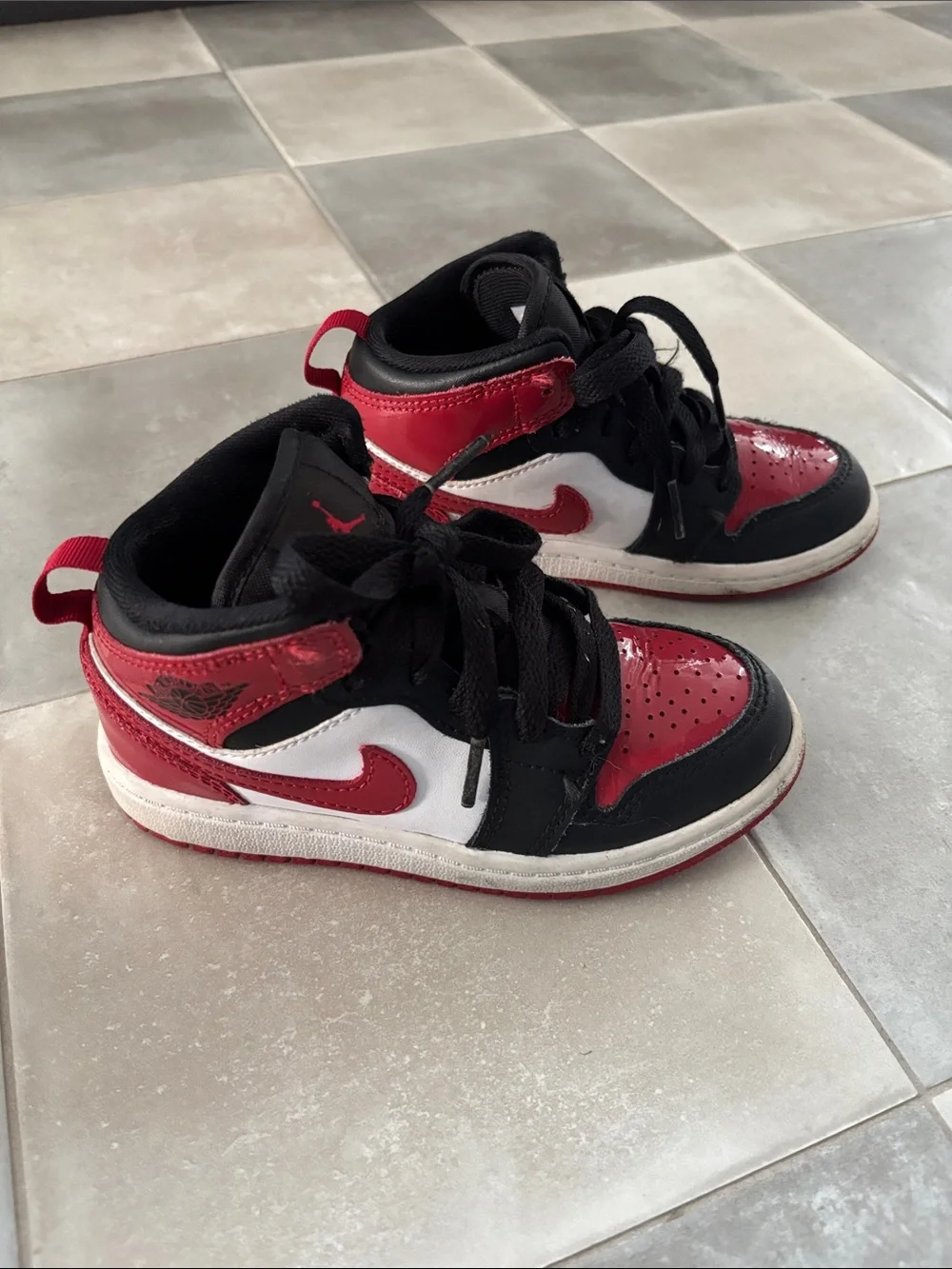 Jordan 1 mid SE 11 toddler Kids High-Top Sneakers in Black, Red, and White